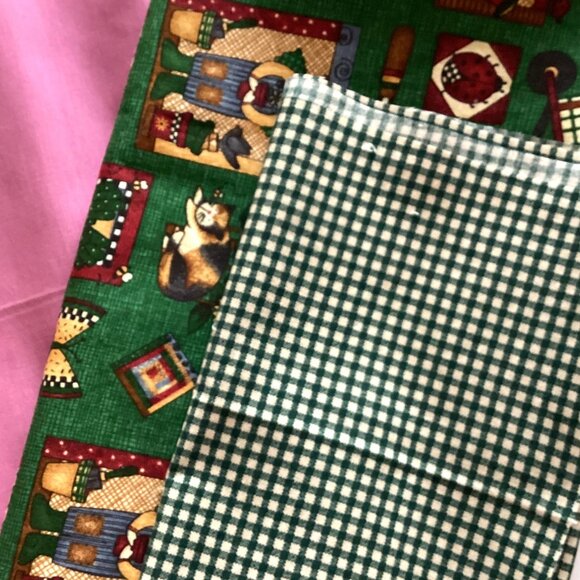 A Small Bundle Bag of Cotton Fabric Material Scraps Quilting Sewing - Picture 3 of 4